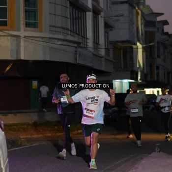 Runner Photo 7987097