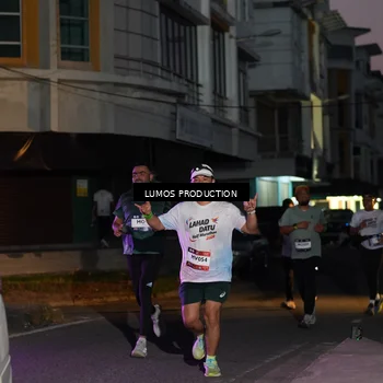 Runner Photo 7987100