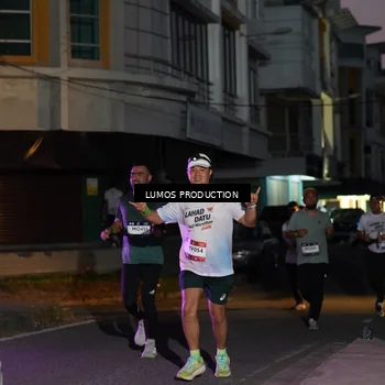 Runner Photo 7987103