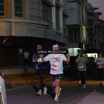 Runner Photo 7987108
