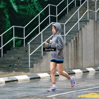 Runner Photo 7987428