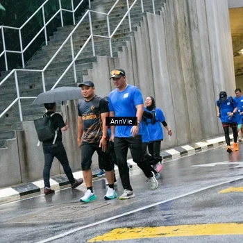 Runner Photo 7987807