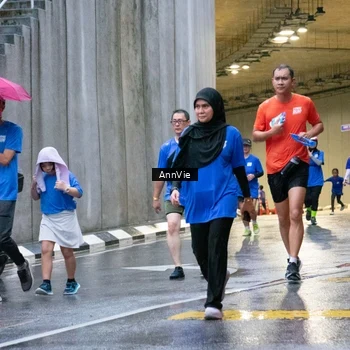 Runner Photo 7987912