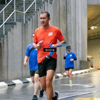 Runner Photo 7987925