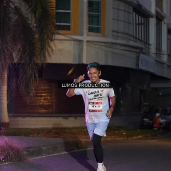 Runner Photo 7988012