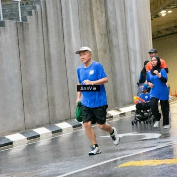 Runner Photo 7988296