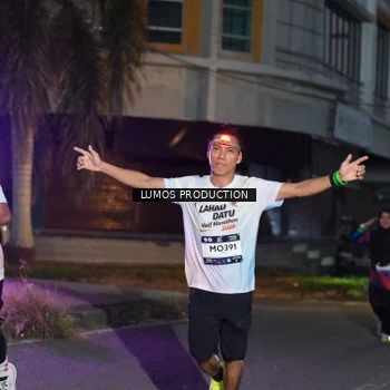 Runner Photo 7988330