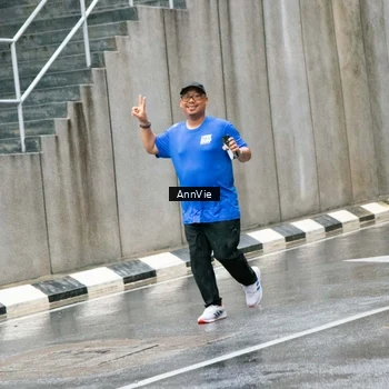 Runner Photo 7988559