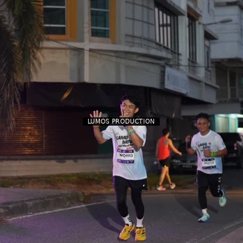 Runner Photo 7989287