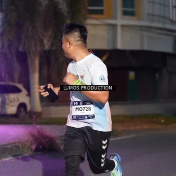 Runner Photo 7989324