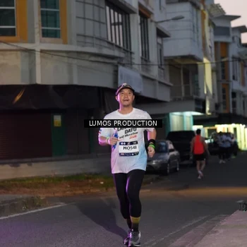 Runner Photo 7989333