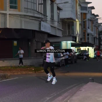 Runner Photo 7989380