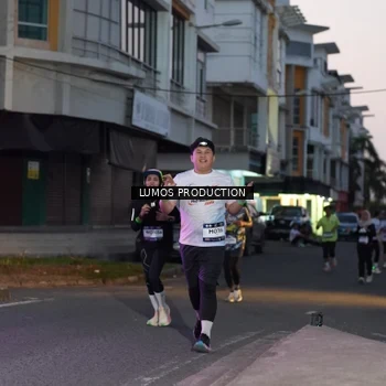 Runner Photo 7989695