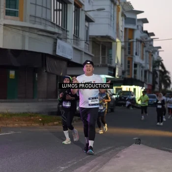 Runner Photo 7989698