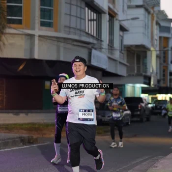 Runner Photo 7989716