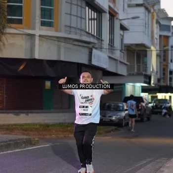 Runner Photo 7990025