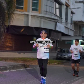 Runner Photo 7990048