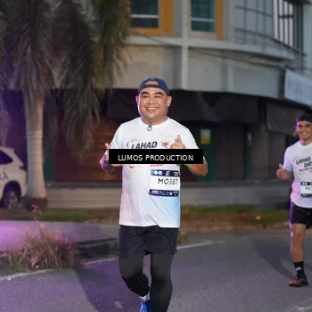 Runner Photo 7990063