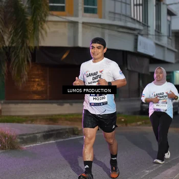 Runner Photo 7990072