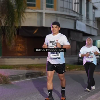 Runner Photo 7990073