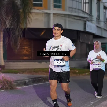 Runner Photo 7990075