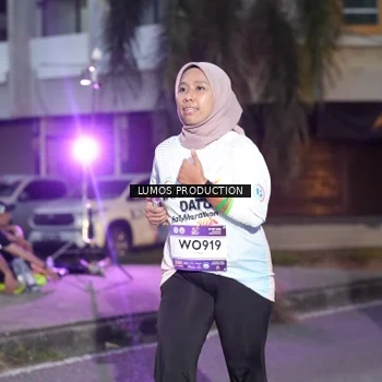 Runner Photo 7990111