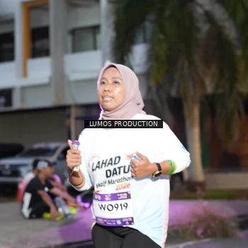 Runner Photo 7990116