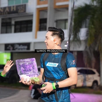 Runner Photo 7990298