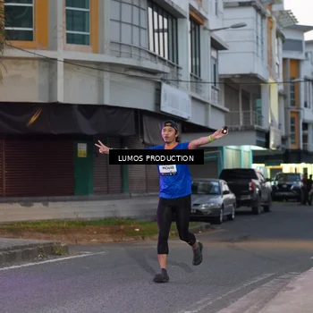 Runner Photo 7990381