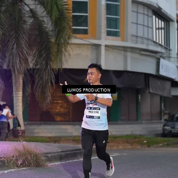 Runner Photo 7990425