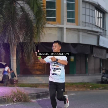Runner Photo 7990426