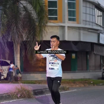 Runner Photo 7990429