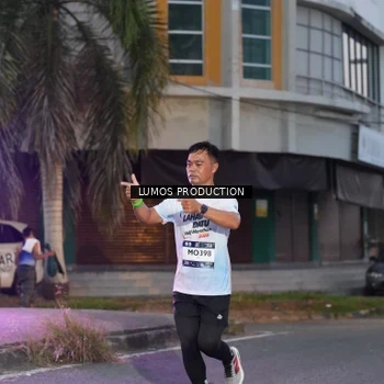 Runner Photo 7990431
