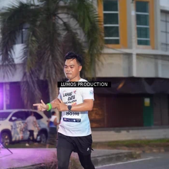 Runner Photo 7990432