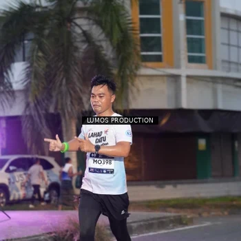 Runner Photo 7990434