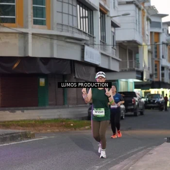 Runner Photo 7990435