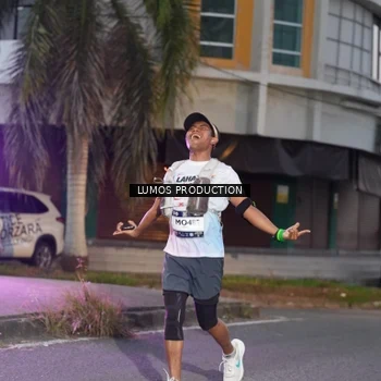 Runner Photo 7990524