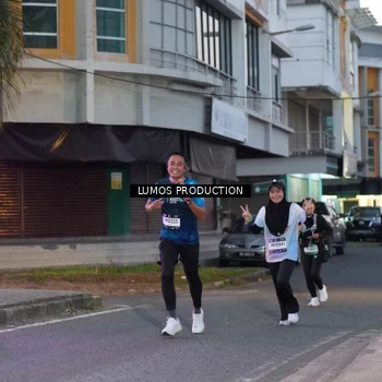 Runner Photo 7990553