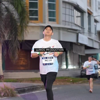 Runner Photo 7990679