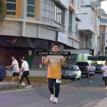 Runner Photo 7990749