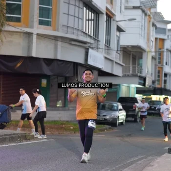 Runner Photo 7990750