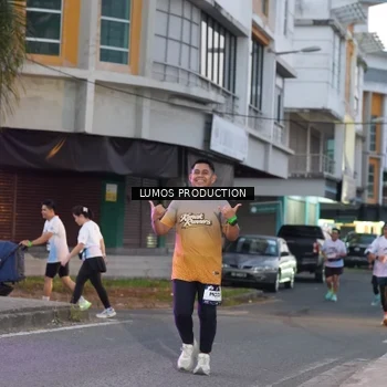 Runner Photo 7990751