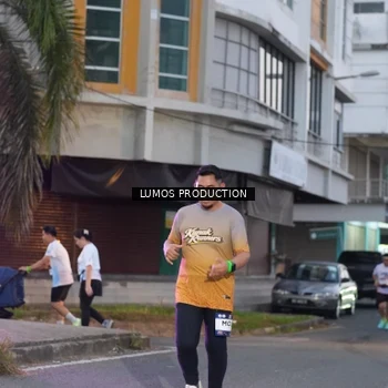 Runner Photo 7990756