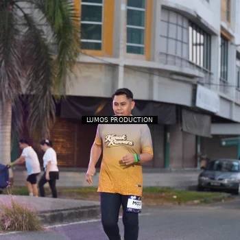 Runner Photo 7990758