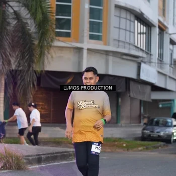 Runner Photo 7990759