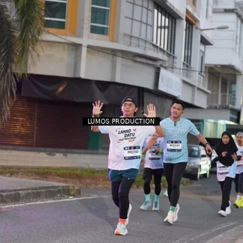 Runner Photo 7990766
