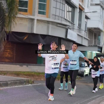 Runner Photo 7990767