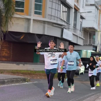 Runner Photo 7990771