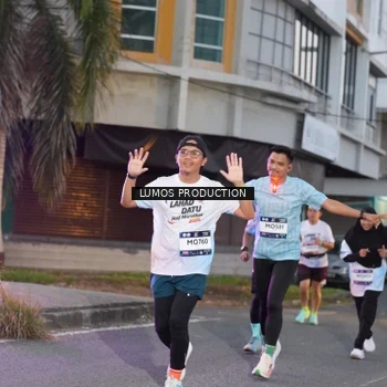 Runner Photo 7990776