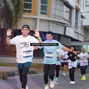 Runner Photo 7990788